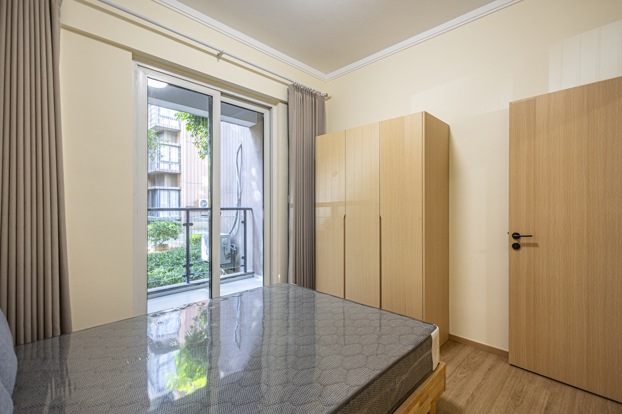 3室2厅2阳1厨2卫 · 联建新苑