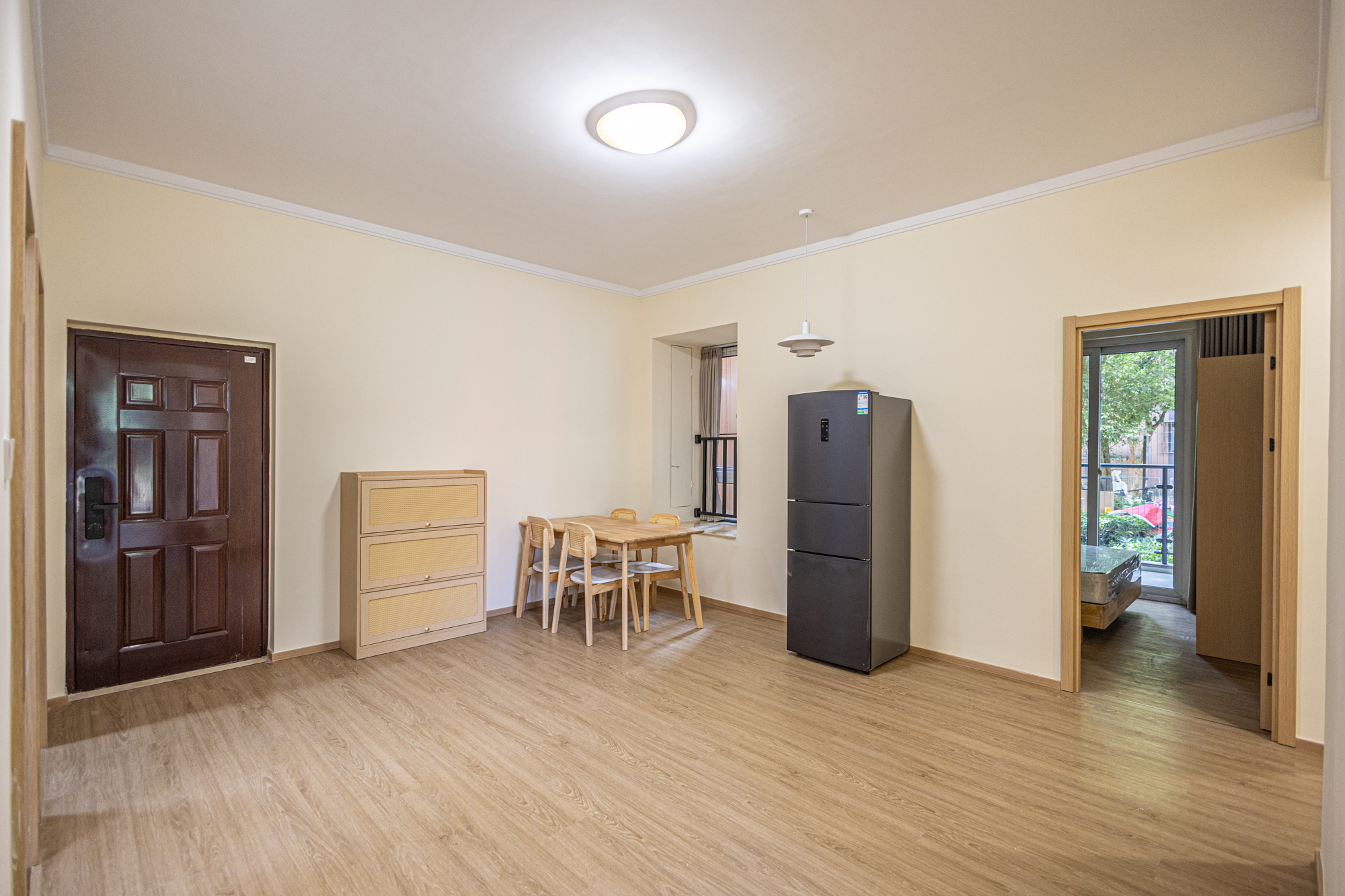 3室2厅2阳1厨2卫 · 联建新苑