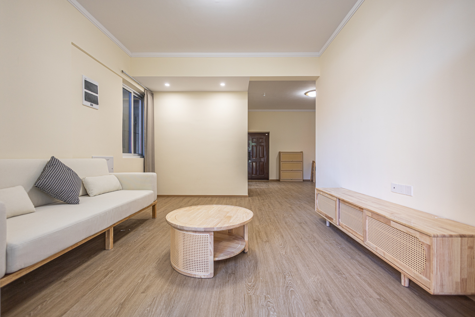 3室2厅2阳1厨2卫 · 联建新苑