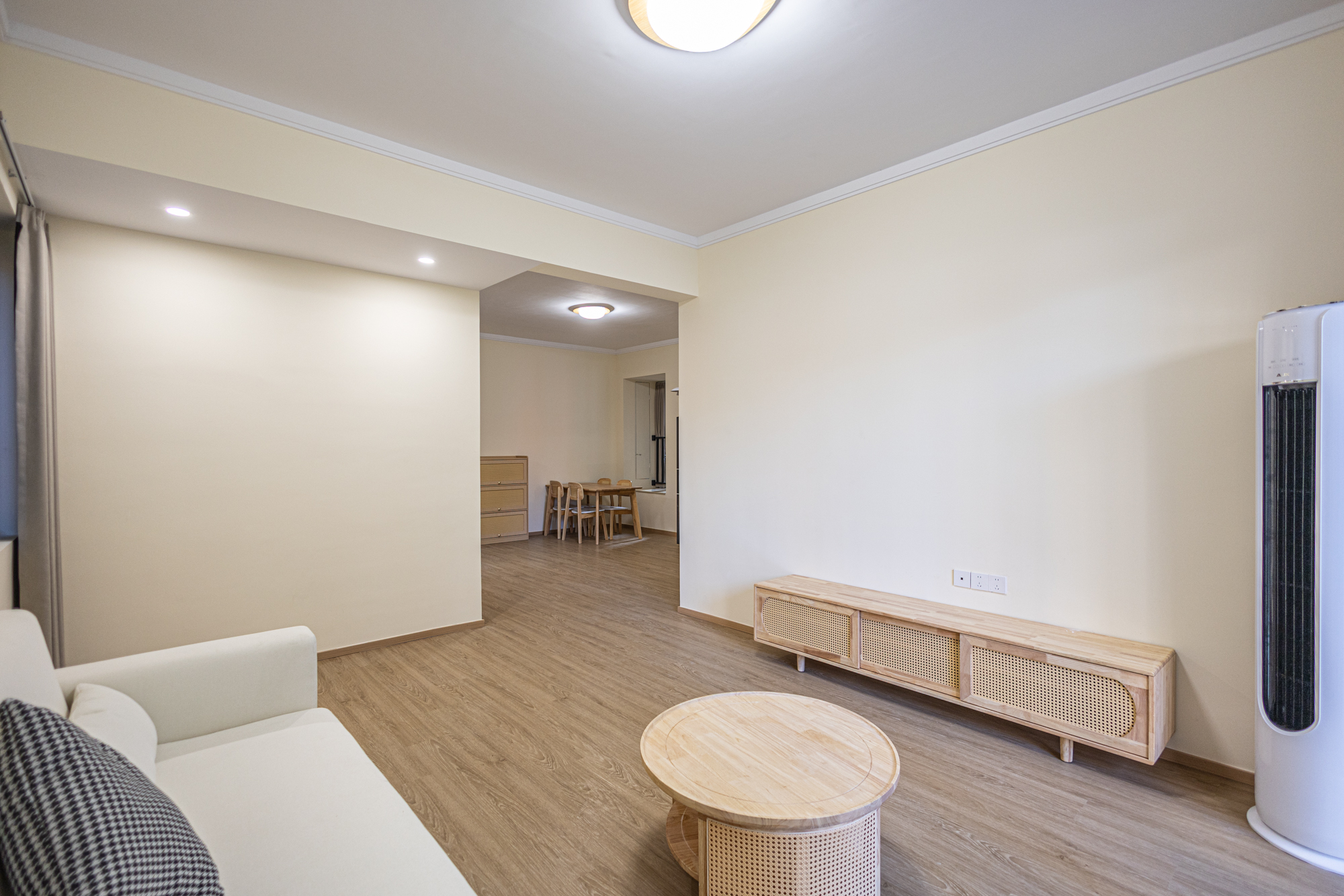 3室2厅2阳1厨2卫 · 联建新苑