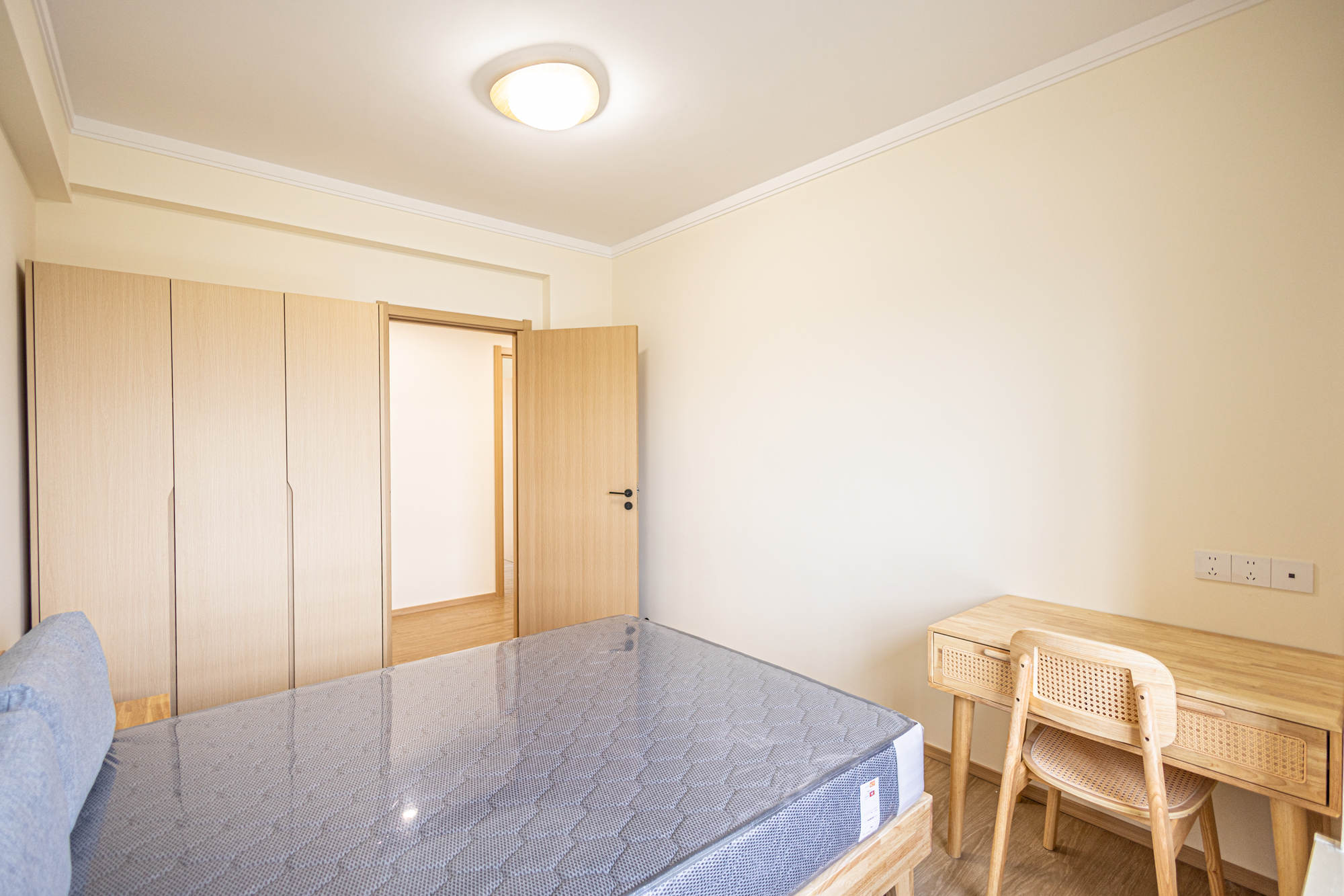 4室2厅2阳1厨2卫 · 联建新苑